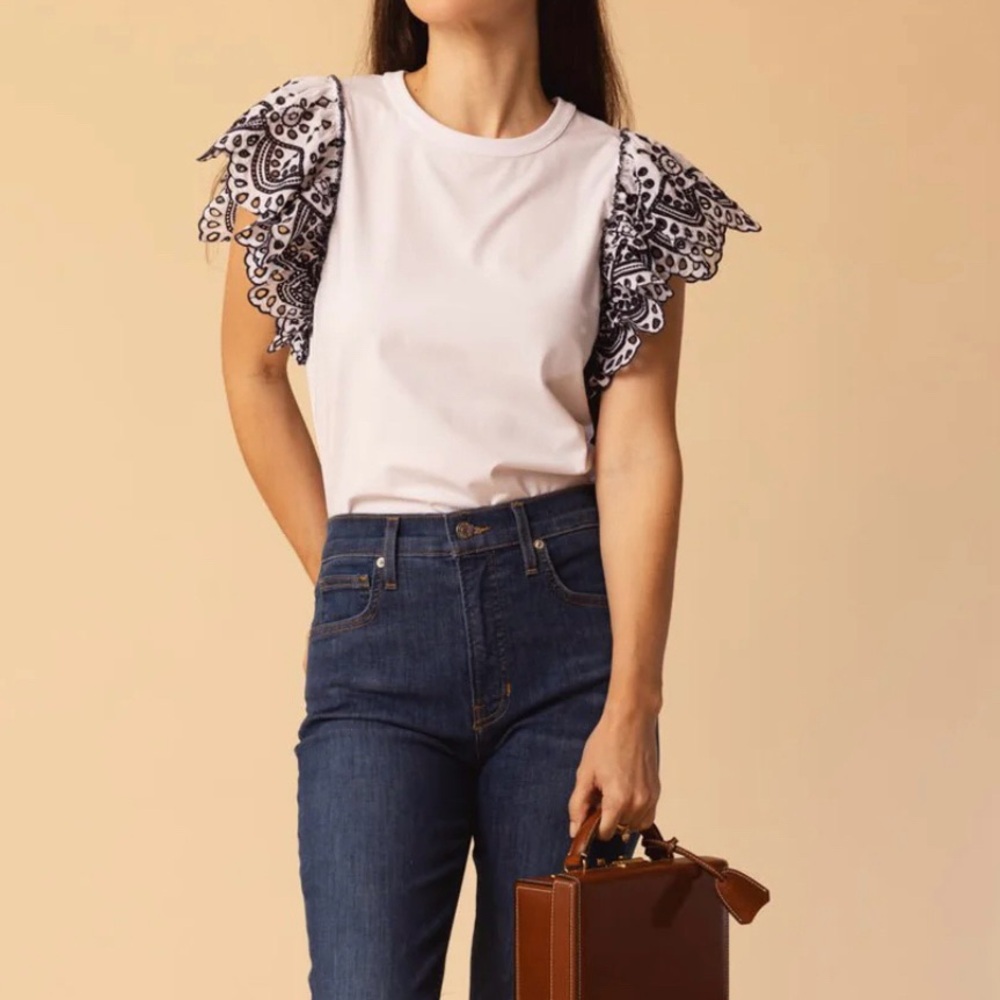 VB wing sleeved lace blouse.